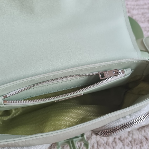 PRADA - Picture 6 of 7